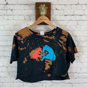 LOVE HAS NO BORDERS crop top